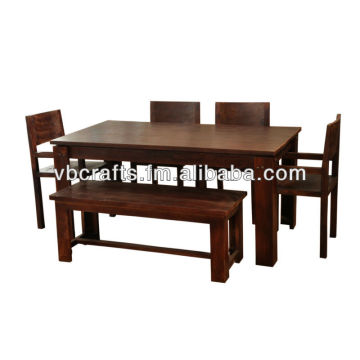 Mesa de comedor de madera